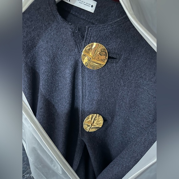 💙 ZARA NWOT Women's Navy Poncho Cape Coat with Large Golden Buttons - Picture 7 of 9